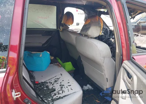 2018 Subaru Forester 2.5I Premium из США, поврежденный, VIN JF2SJAGC5JH523529